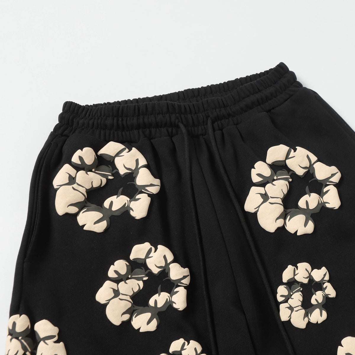 DENIM TEARS Shorts 8201