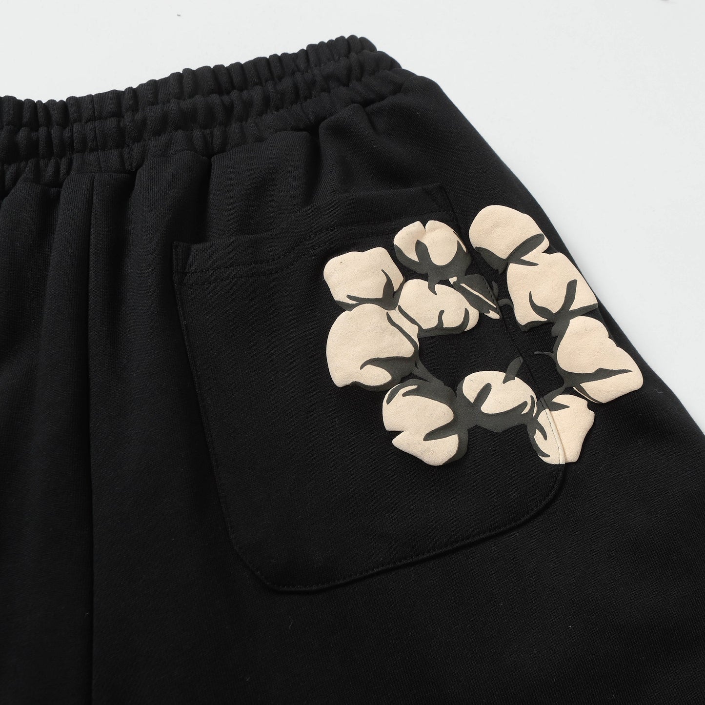 DENIM TEARS Shorts 8201